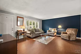390 Larkdale Row, Wauconda, IL 60084 - Photo 4