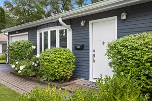 390 Larkdale Row, Wauconda, IL 60084 - Photo 2