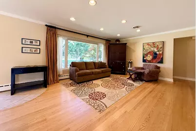 9044 Linder Avenue, Morton Grove, IL 60053 - Photo 6