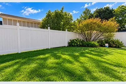 9044 Linder Avenue, Morton Grove, IL 60053 - Photo 22