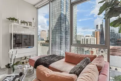 8 E Huron Street #1302, Chicago, IL 60611 - Photo 6