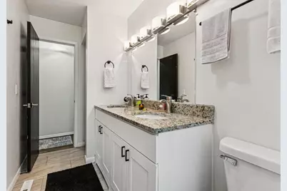 710 Greenbriar Lane, Lindenhurst, IL 60046 - Photo 18