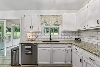 710 Greenbriar Lane, Lindenhurst, IL 60046 - Photo 12