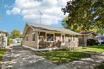 724 Douglas Street, Morris, IL 60450 - Photo 2