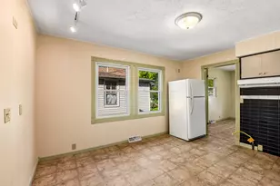 724 Douglas St, Morris, IL 60450 - Photo 8