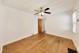 516 W 128th St, Chicago, IL 60628 - Photo 14