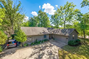 34017 N Lakeside Dr, Grayslake, IL 60030 - Photo 2