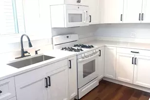 5433 N Magnet Ave, Chicago, IL 60630 - Photo 8