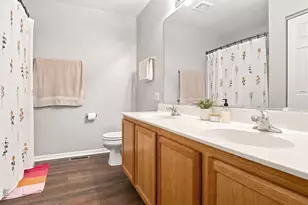 1693 W Turtle Creek Ln, Round Lake, IL 60073 - Photo 8