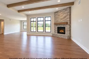 10525 Red Leaf Cir, Lakewood, IL 60014 - Photo 4