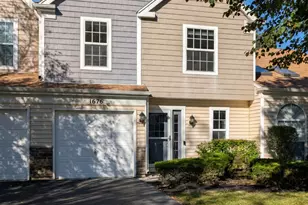 1676 Pebble Beach Cir, Elgin, IL 60123 - Photo 1