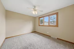 11942 S Lawler Ave, Alsip, IL 60803 - Photo 16