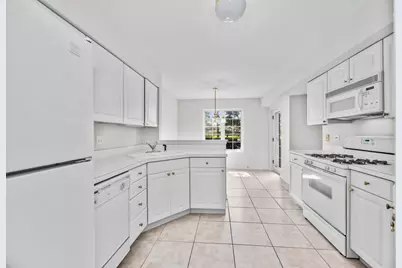 5645 S Cass Avenue #102, Westmont, IL 60559 - Photo 4