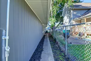 415 W 5th St, Rock Falls, IL 61071 - Photo 18