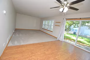 728 Village Cir, Marengo, IL 60152 - Photo 6