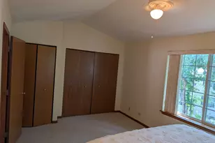 293 W Treehouse Ln, Round Lake, IL 60073 - Photo 10