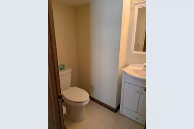 293 W Treehouse Lane, Round Lake, IL 60073 - Photo 6