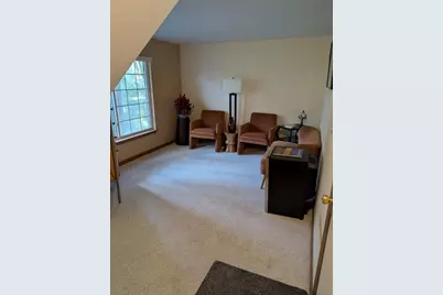 293 W Treehouse Lane, Round Lake, IL 60073 - Photo 2
