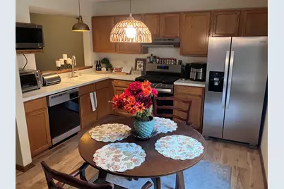 293 W Treehouse Lane, Round Lake, IL 60073 - Photo 16