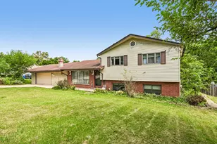 2N435 Pleasant Ave, Glen Ellyn, IL 60137 - Photo 2