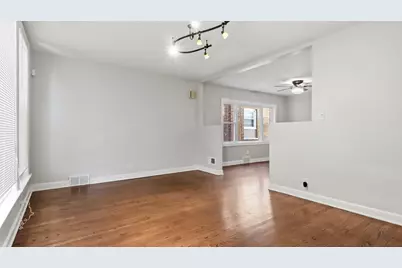10054 S Saint Lawrence Avenue, Chicago, IL 60628 - Photo 6