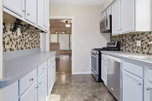 10054 S St Lawrence Ave, Chicago, IL 60628 - Photo 10