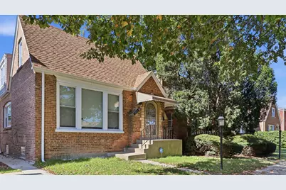 10054 S Saint Lawrence Avenue, Chicago, IL 60628 - Photo 2