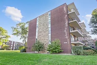 5300 Walnut Avenue #20a, Downers Grove, IL 60515 - Photo 1