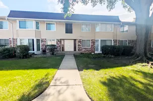 3100 Roberts Dr, Woodridge, IL 60517 - Photo 1