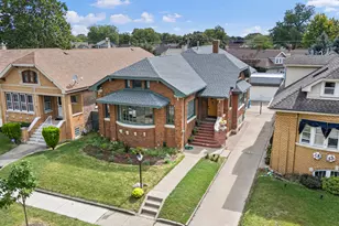 6858 Riverside Dr, Berwyn, IL 60402 - Photo 2