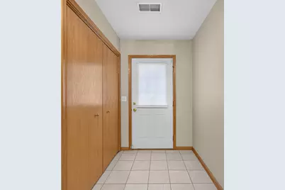 637 Southtowne Drive, Belvidere, IL 61008 - Photo 4