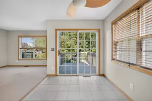 637 Southtowne Dr, Belvidere, IL 61008 - Photo 10