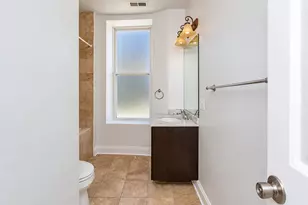3927 N Clarendon Ave, Chicago, IL 60613 - Photo 4