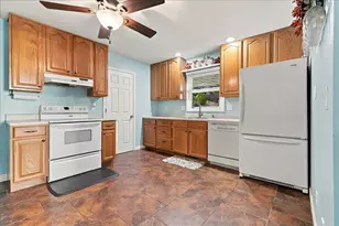 1211 Searle Dr, Normal, IL 61761 - Photo 8