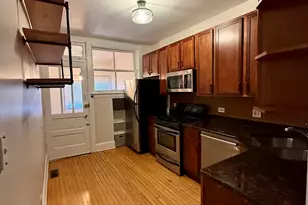 1906 W Byron St, Chicago, IL 60613 - Photo 12