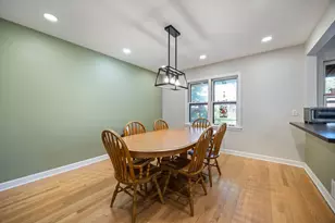 2928 W 98th St, Evergreen Park, IL 60805 - Photo 6