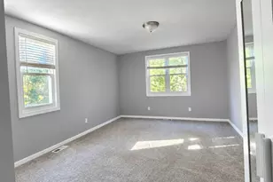 26705 N Cir Dr, Mundelein, IL 60060 - Photo 4