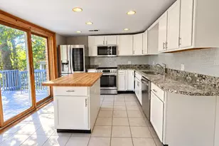 26705 N Cir Dr, Mundelein, IL 60060 - Photo 16