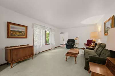 1300 Woodland Drive, Aurora, IL 60505 - Photo 6