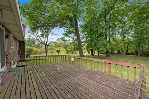 1300 Woodland Dr, Aurora, IL 60505 - Photo 24