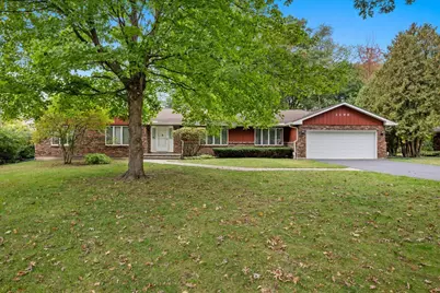 1300 Woodland Drive, Aurora, IL 60505 - Photo 2