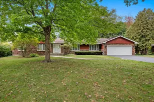 1300 Woodland Dr, Aurora, IL 60505 - Photo 2