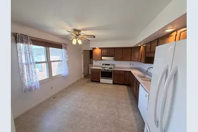 690 E Vicksburg Court, Bourbonnais, IL 60914 - Photo 12