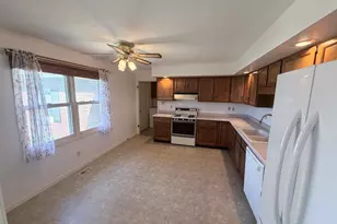 690 E Vicksburg Ct, Bourbonnais, IL 60914 - Photo 12