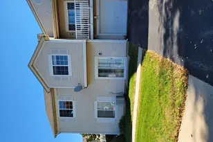 113 Heather Glen Dr, Aurora, IL 60504 - Photo 2