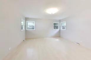 221 S Elmhurst Ave, Mount Prospect, IL 60056 - Photo 16