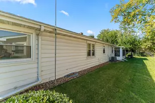 1001 Winthrop Ave, Joliet, IL 60435 - Photo 28