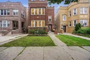 4836 W Barry Ave, Chicago, IL 60641 - Photo 2