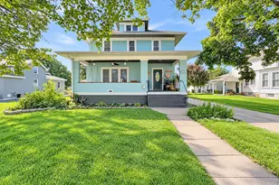 707 S Oakwood Ave, Geneseo, IL 61254 - Photo 2