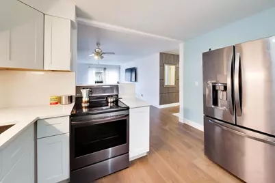 6359 N Ridge Avenue #302, Chicago, IL 60660 - Photo 2